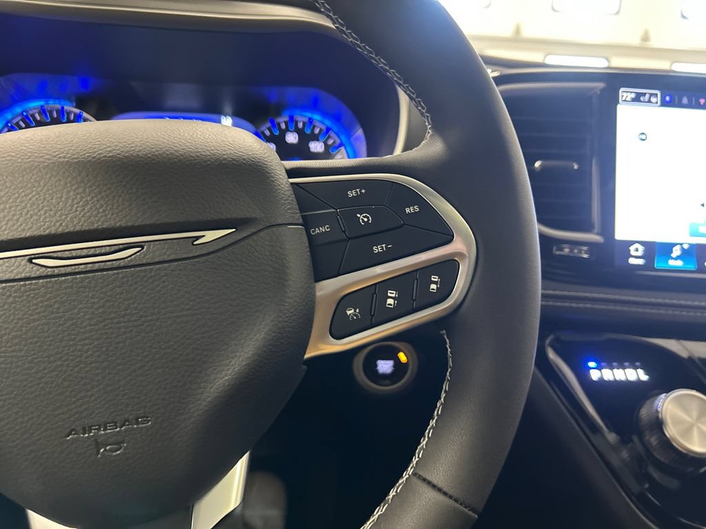 New 2027 Chrysler Pacifica Select FWD image 21