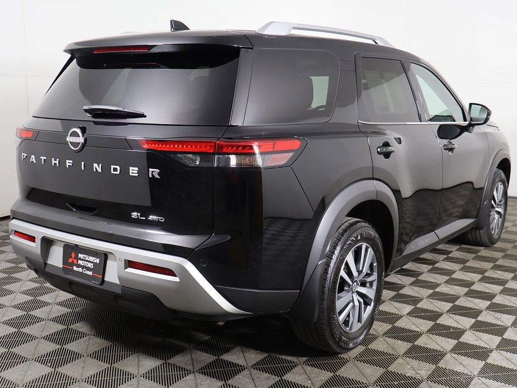 Used 2024 Nissan Pathfinder SL AWD/4WD image 11