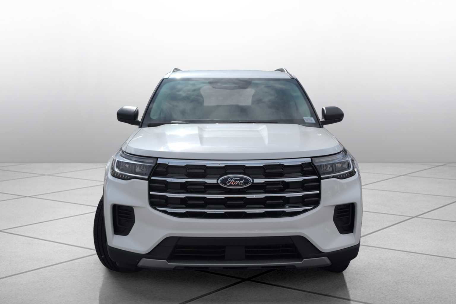 New 2025 Ford Explorer Active image 2