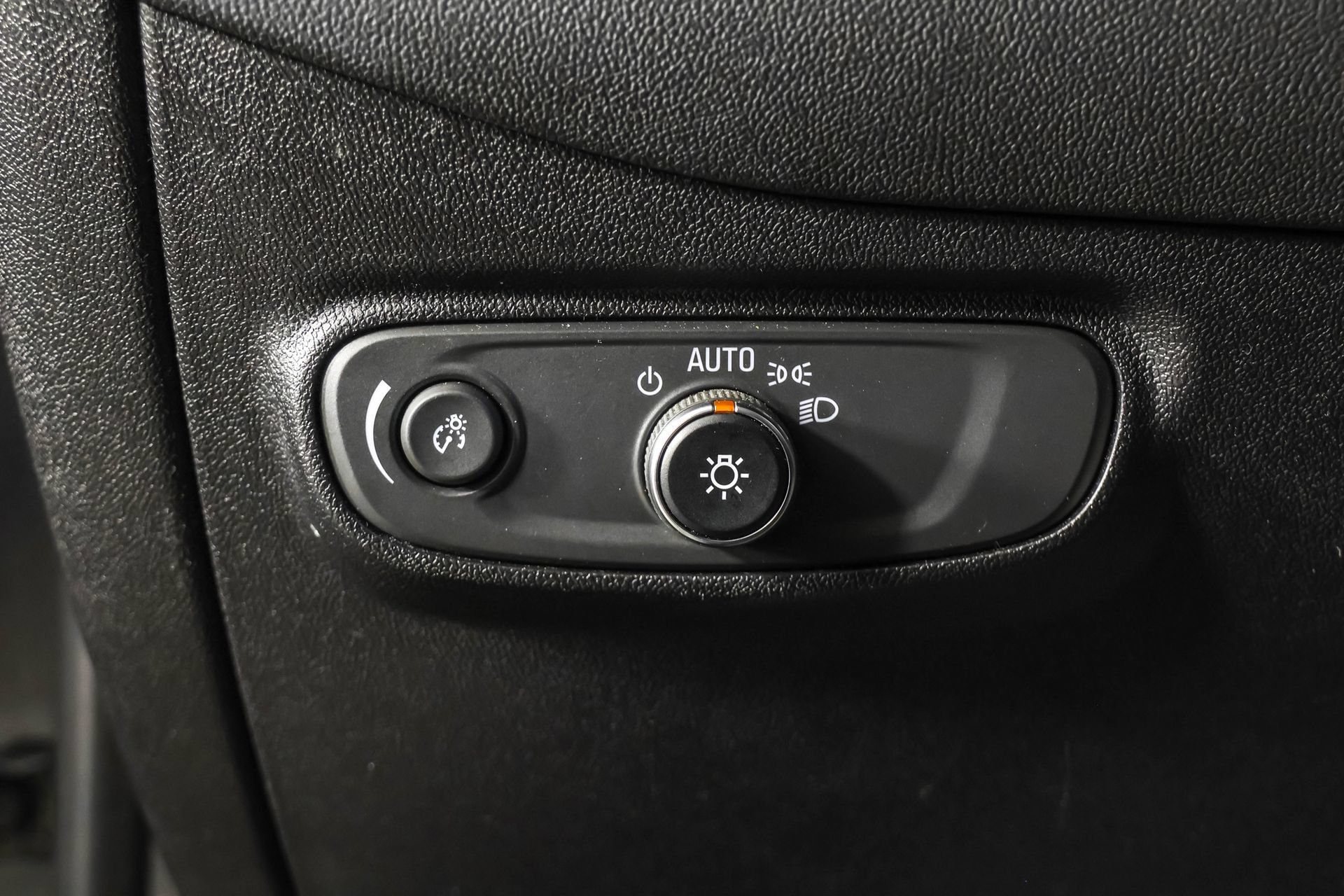 Used 2018 Chevrolet Equinox LT AWD/4WD image 24