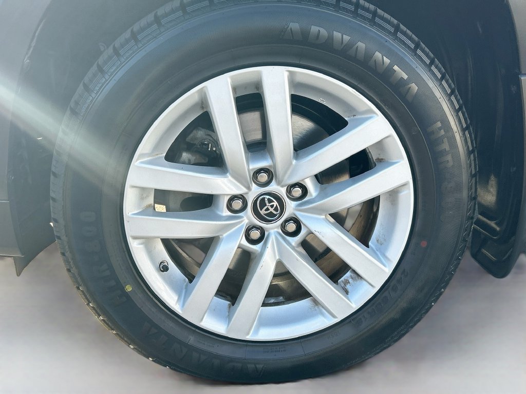 Used 2016 Toyota Highlander LE AWD/4WD image 30