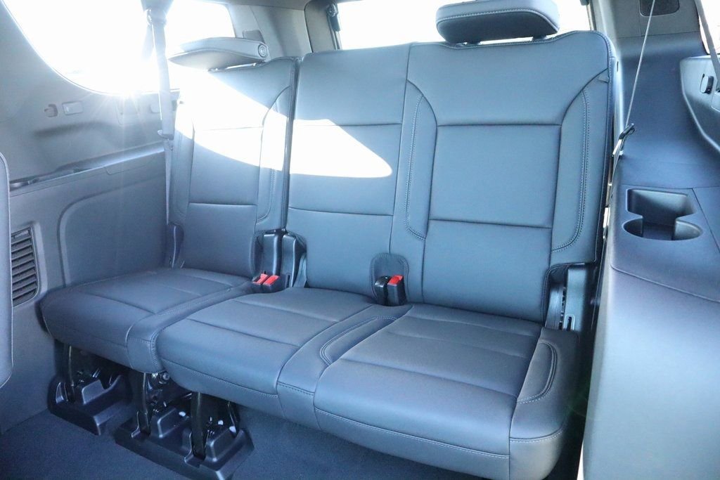 New 2026 Chevrolet Suburban Z71 w/ Comfort Package image 14