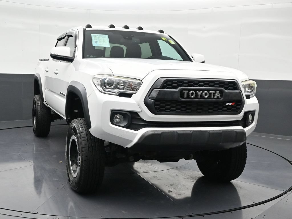Used 2020 Toyota Tacoma TRD Off-Road AWD/4WD image 7