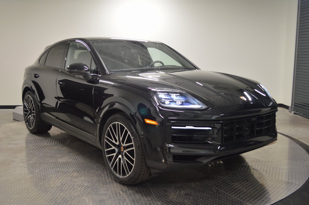 Certified 2025 Porsche Cayenne Coupe image 7