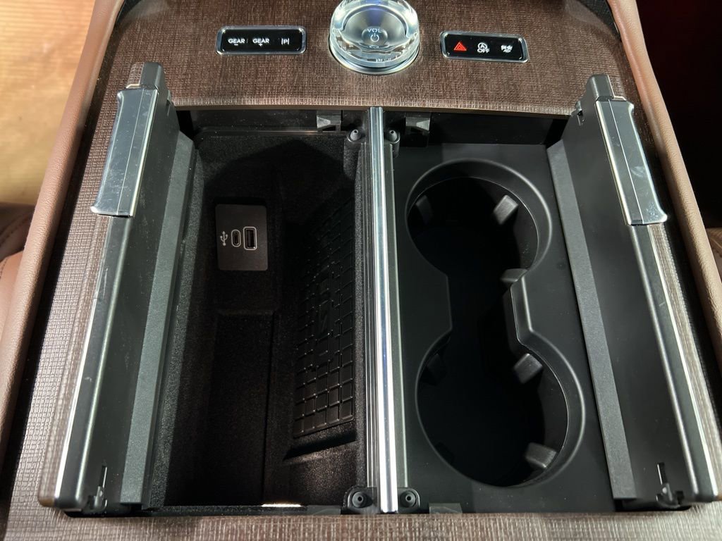New 2026 Lincoln Navigator Reserve AWD/4WD image 18