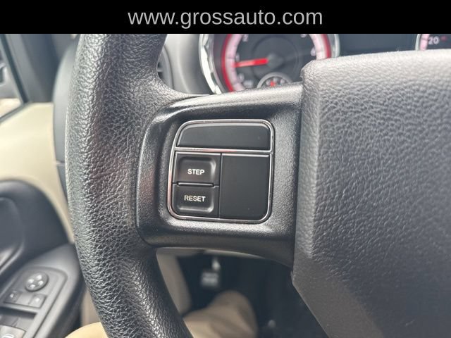 Used 2020 Dodge Grand Caravan SE FWD image 16