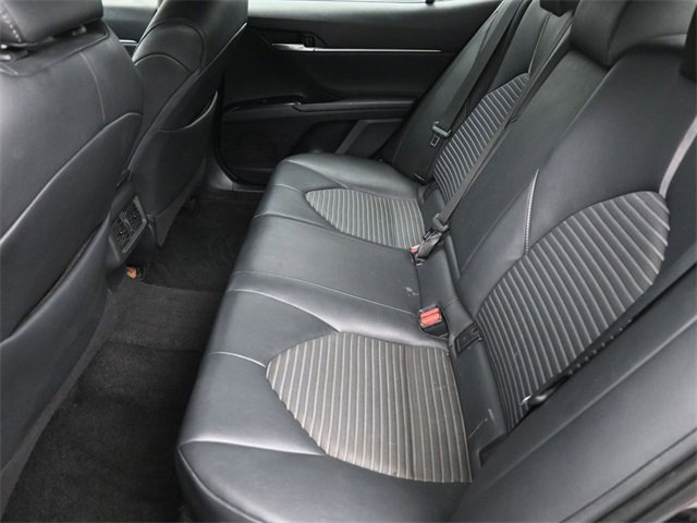Used 2018 Toyota Camry L image 19