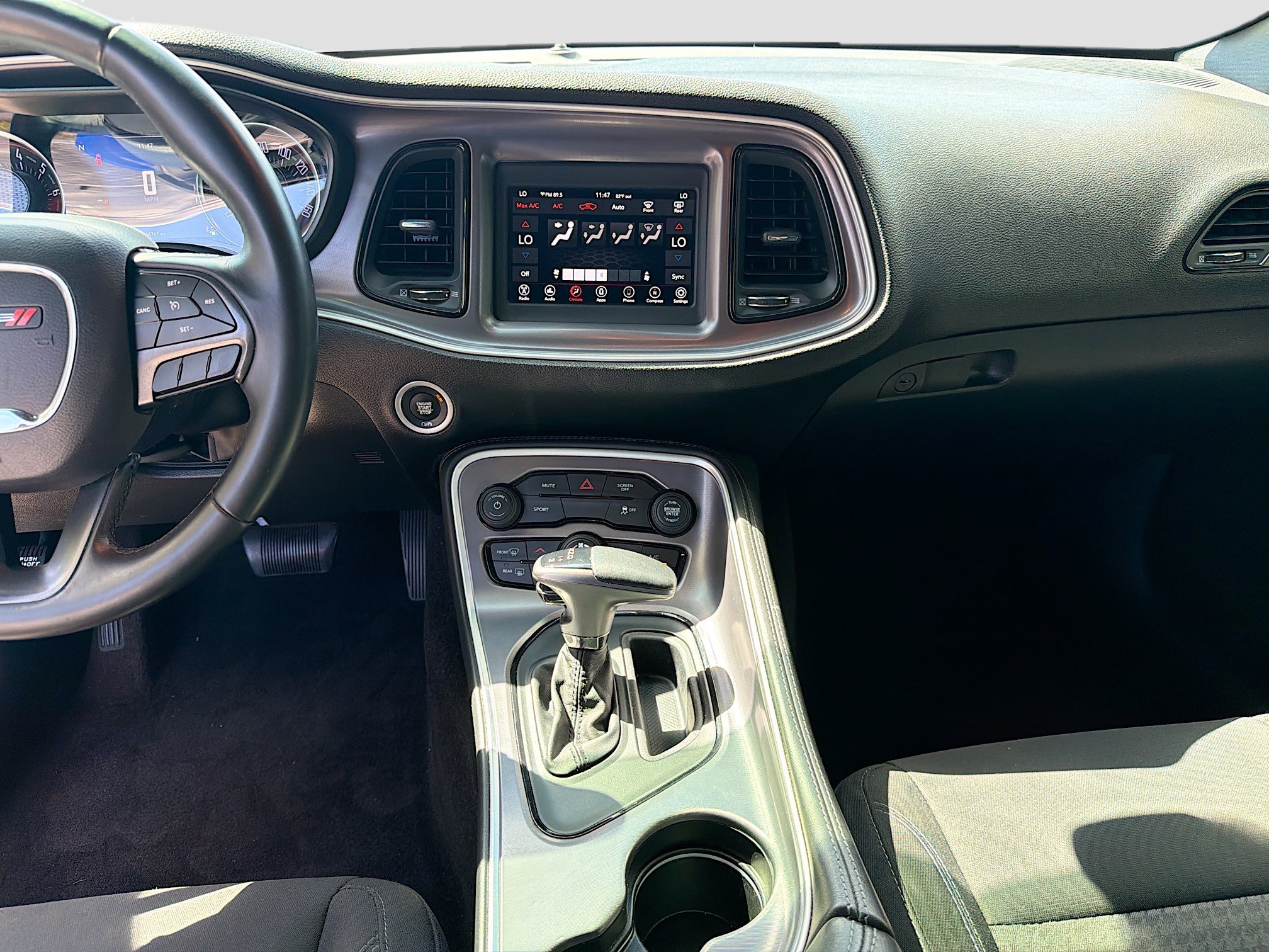 Used 2019 Dodge Challenger SXT image 18