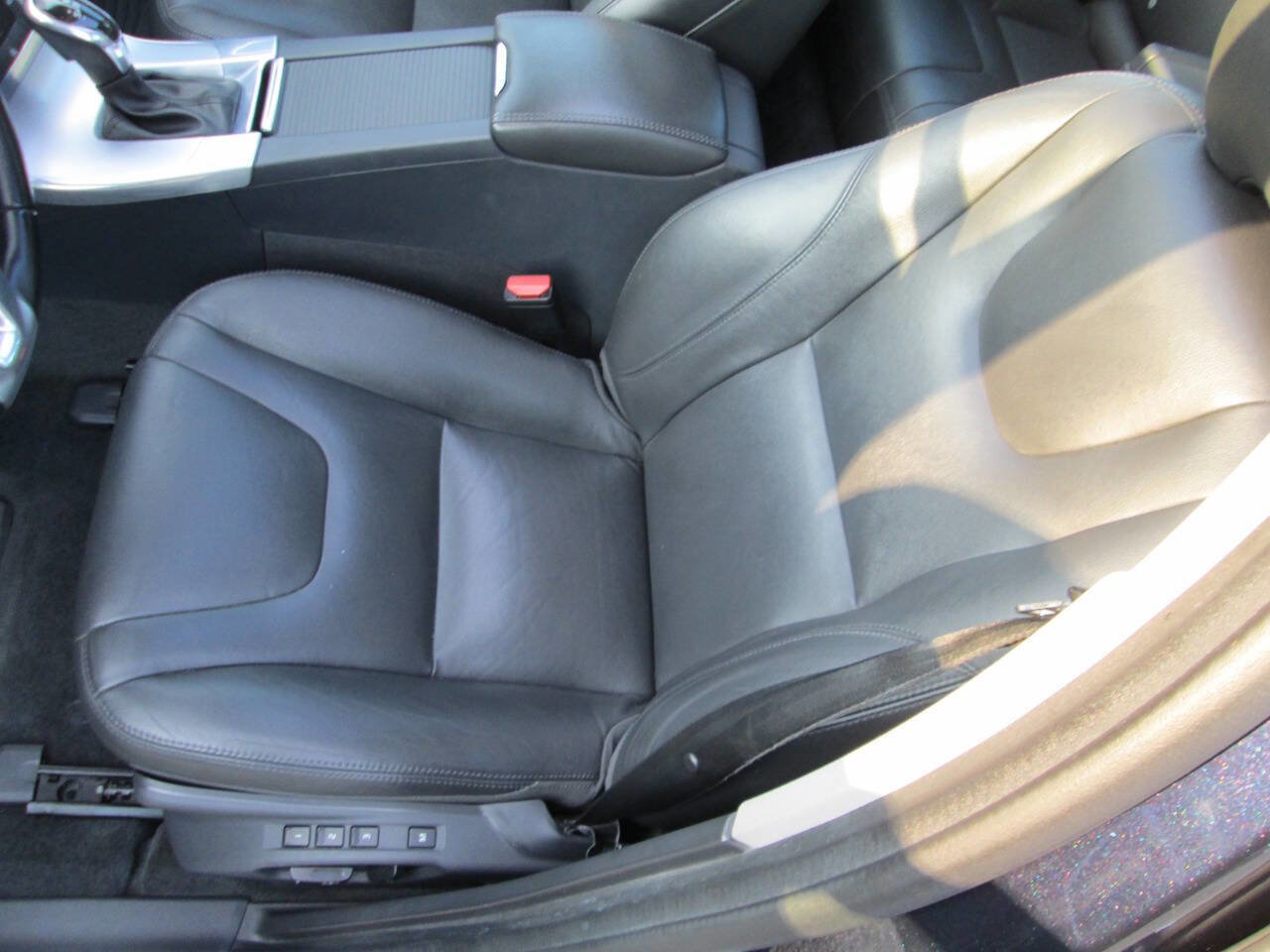 Used 2017 Volvo V60 T5 Premier w/ Convenience Package image 34