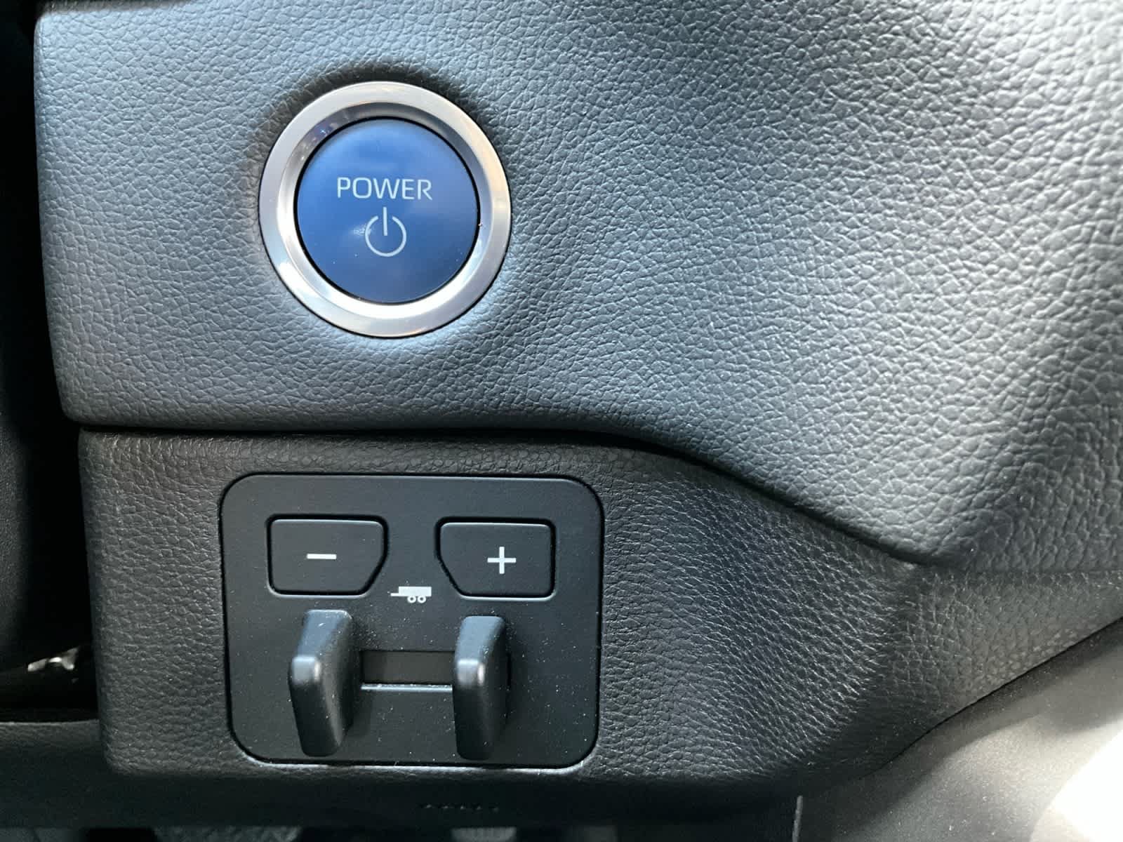 Used 2024 Toyota Tundra Limited AWD/4WD image 16