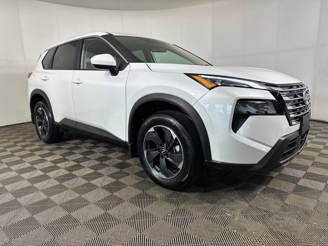 Certified 2025 Nissan Rogue SV image 2