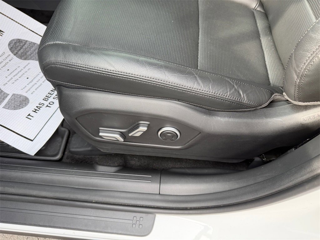 Used 2024 Hyundai Santa Fe Limited image 13