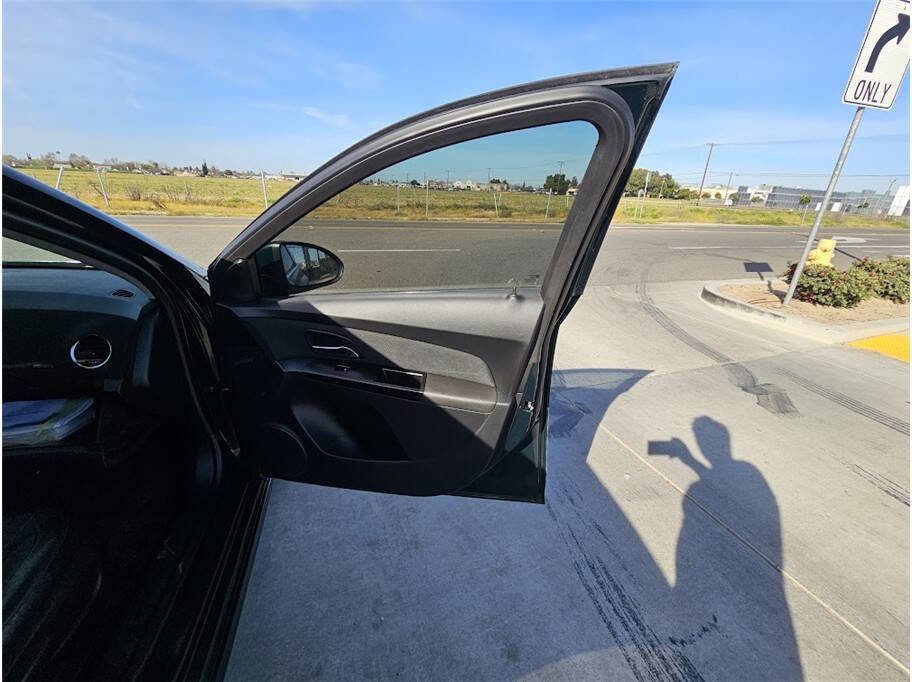 Used 2014 Chevrolet Cruze LTZ w/ RS Package image 31