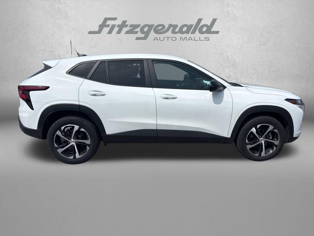 Used 2024 Chevrolet Trax RS w/ Driver Confidence Package FWD image 6