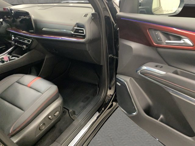 Used 2026 Chevrolet Traverse RS w/ LPO, Floor Liner Package AWD/4WD image 21