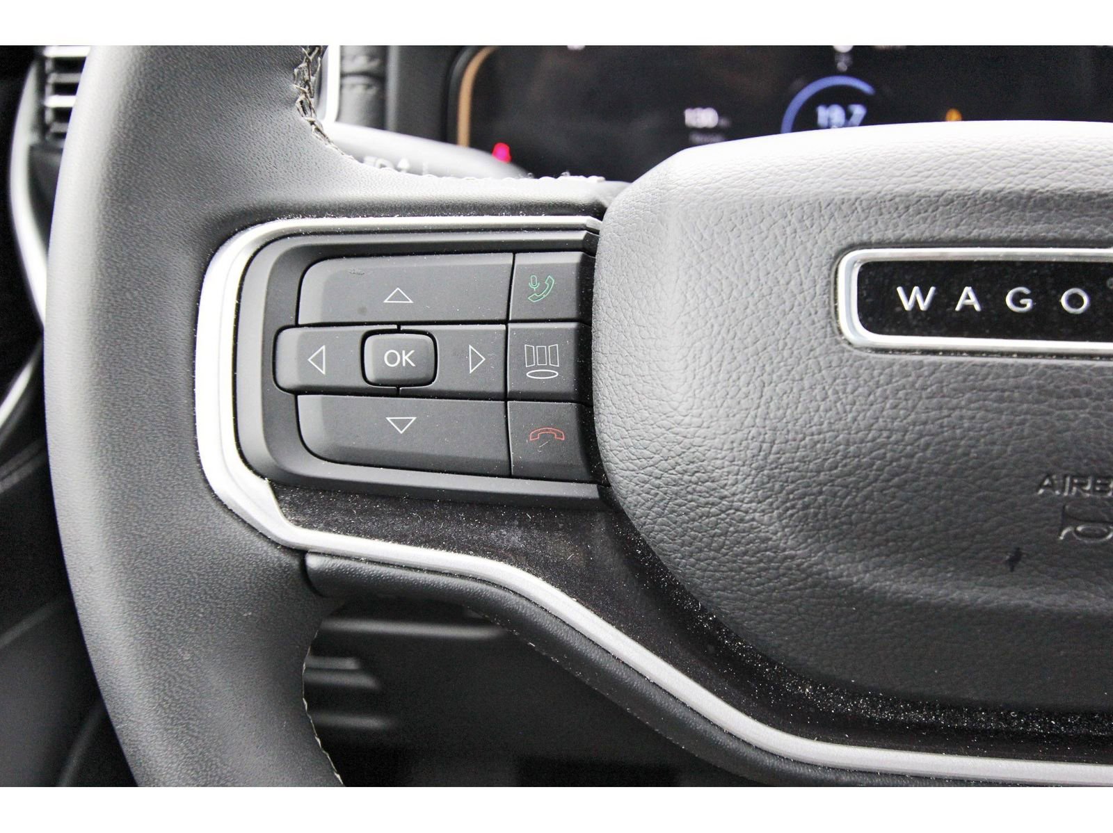 Used 2023 Jeep Wagoneer 2WD image 19