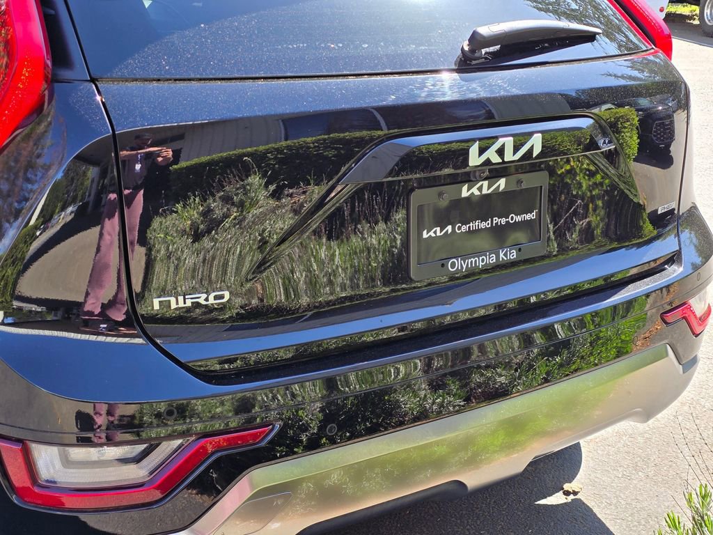 Used 2024 Kia Niro SX Touring FWD image 5