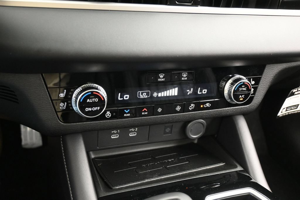 New 2026 Mitsubishi Outlander SEL FWD image 22