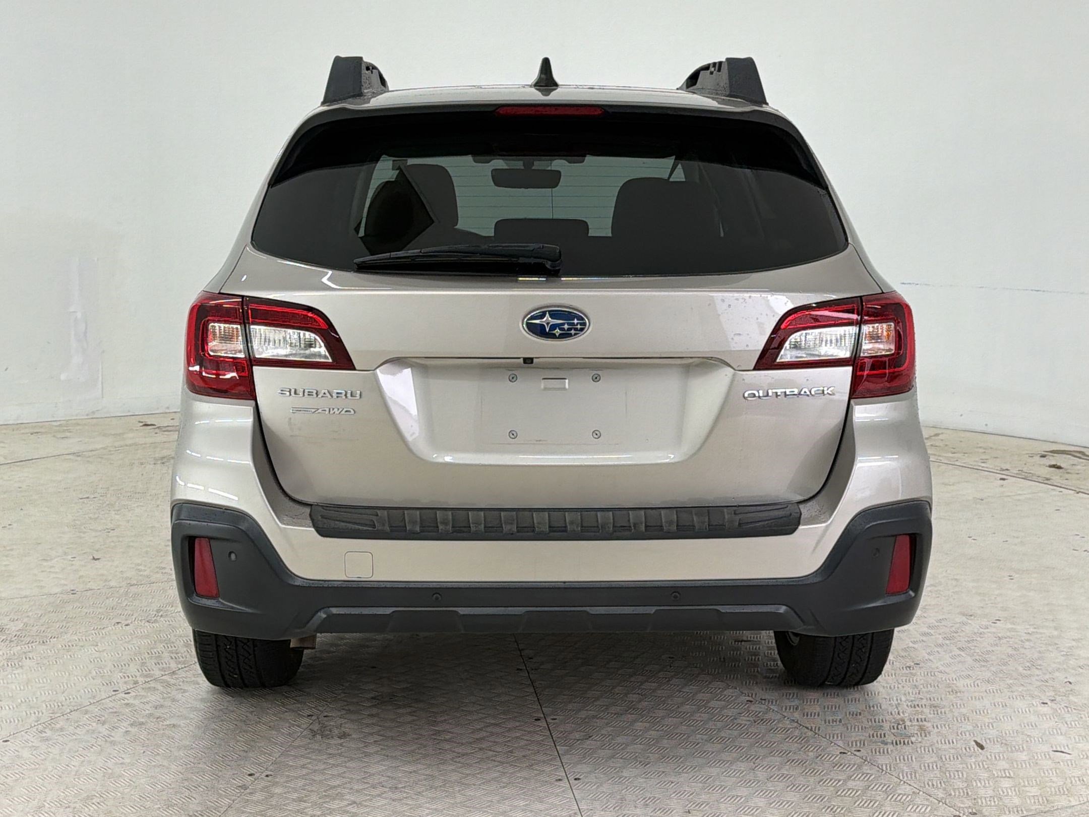 Used 2018 Subaru Outback 2.5i Limited AWD/4WD image 10