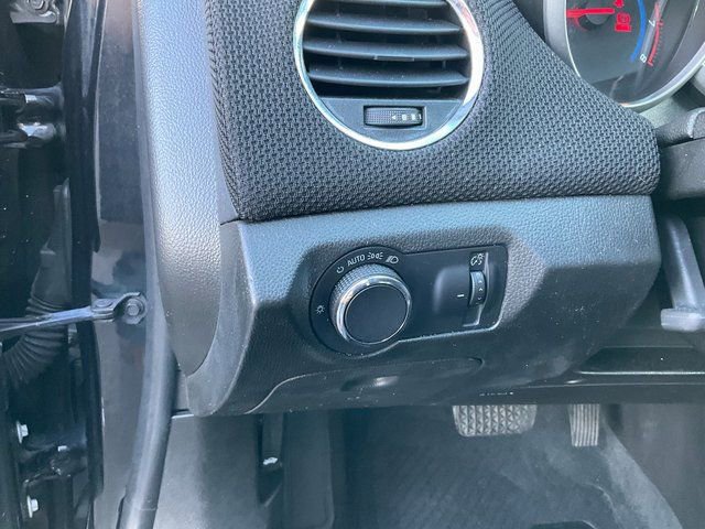 Used 2015 Chevrolet Cruze LT image 8