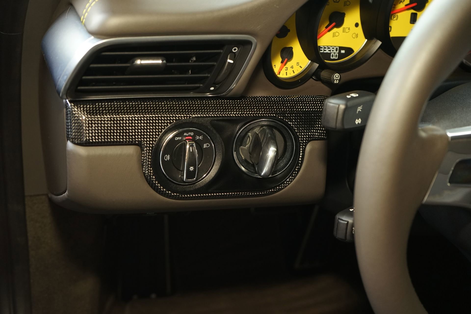 Used 2014 Porsche 911 Turbo S image 25