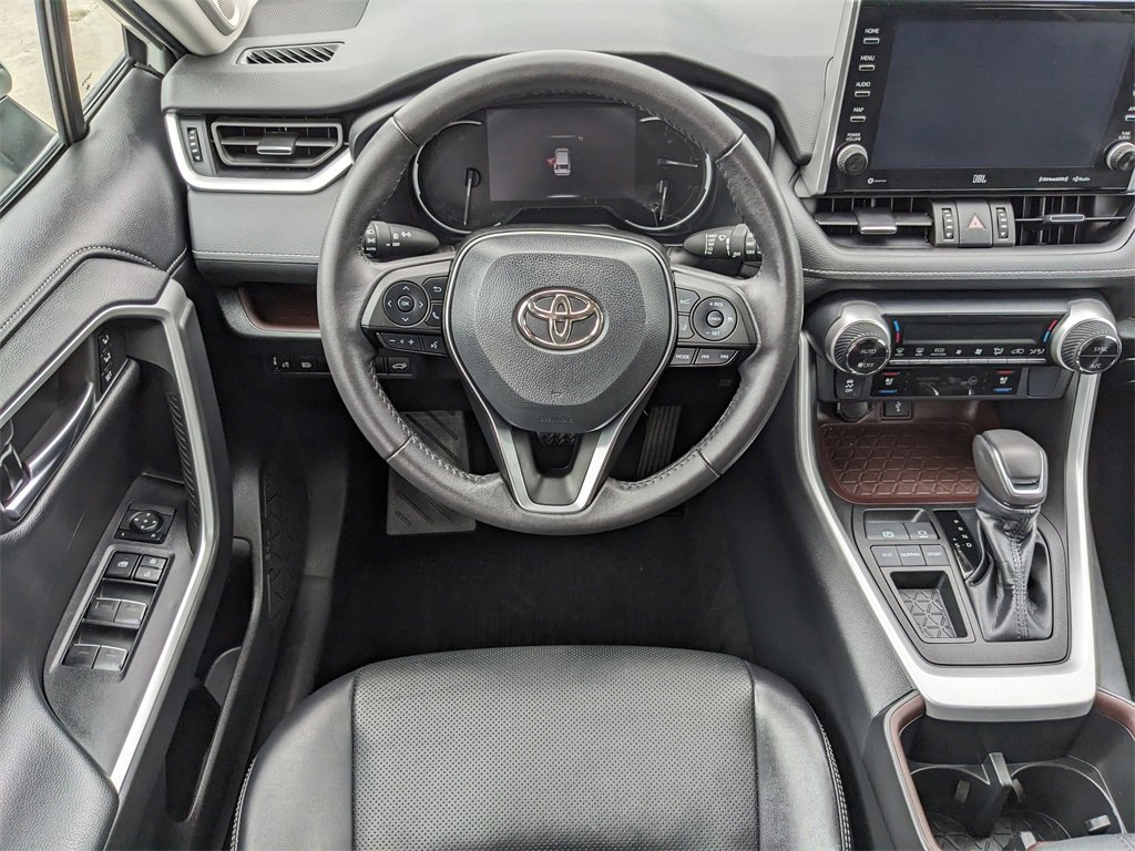 Used 2022 Toyota RAV4 Limited image 19