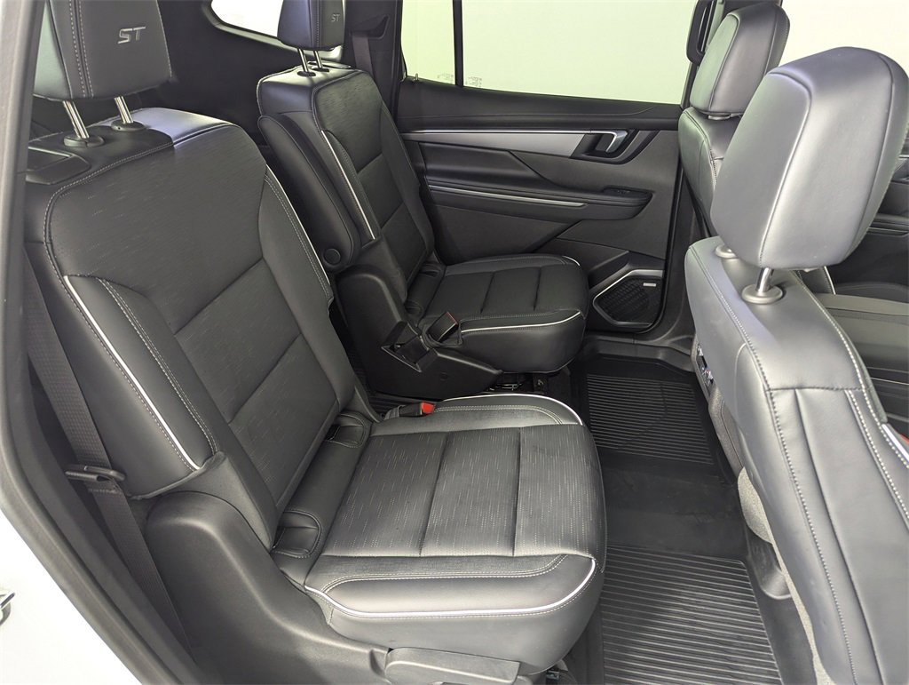 Used 2025 Buick Enclave Sport Touring w/ LPO, All-Weather Package image 34