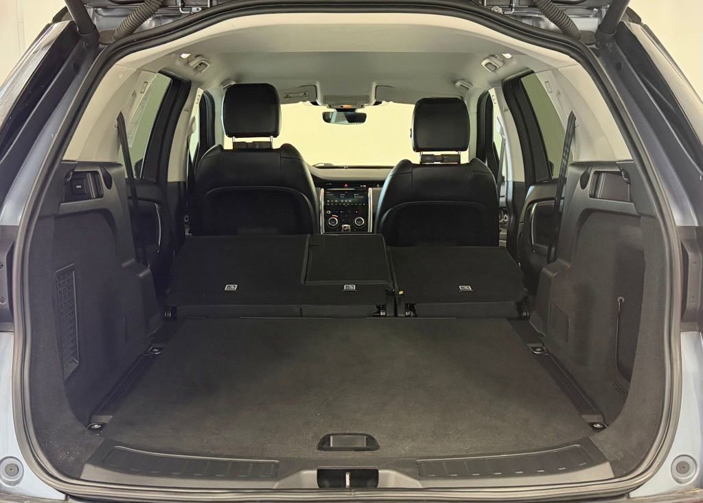 Used 2020 Land Rover Discovery Sport SE AWD/4WD image 25