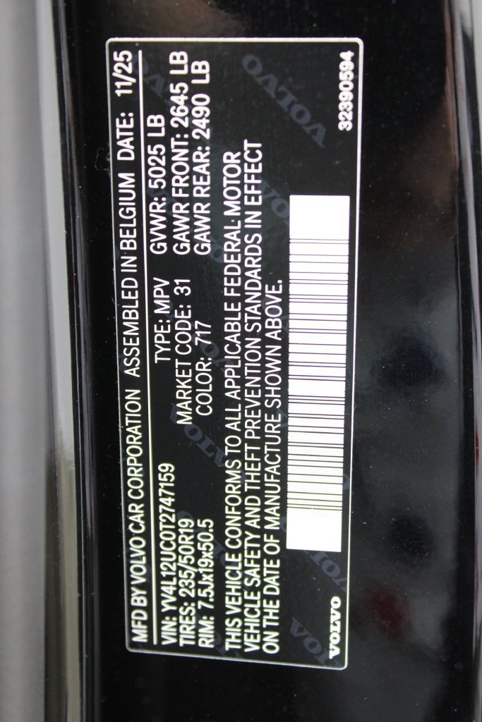 Certified 2026 Volvo XC40 B5 Plus AWD/4WD image 34