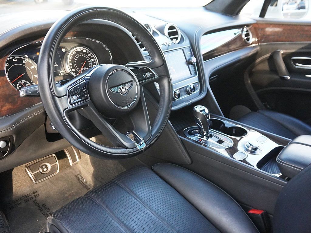 Used 2019 Bentley Bentayga image 33