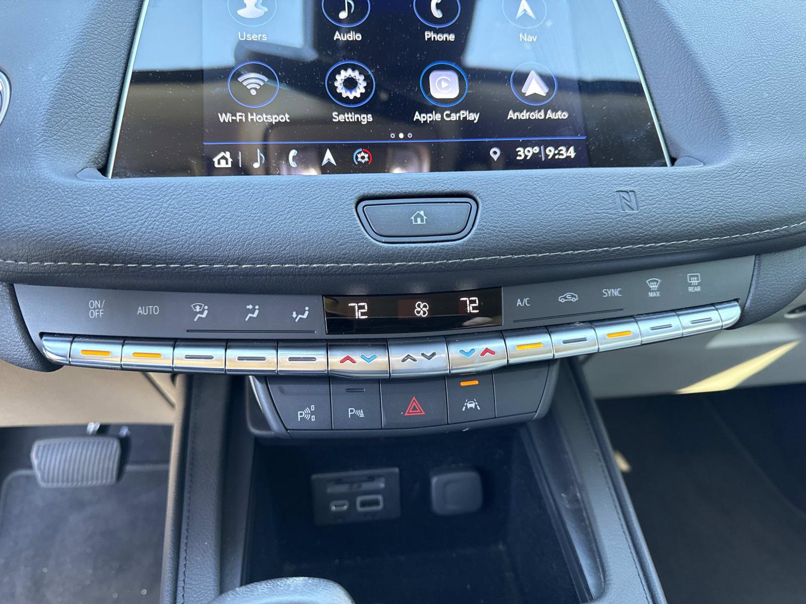 Used 2019 Cadillac XT4 Premium Luxury w/ Technology Package image 25