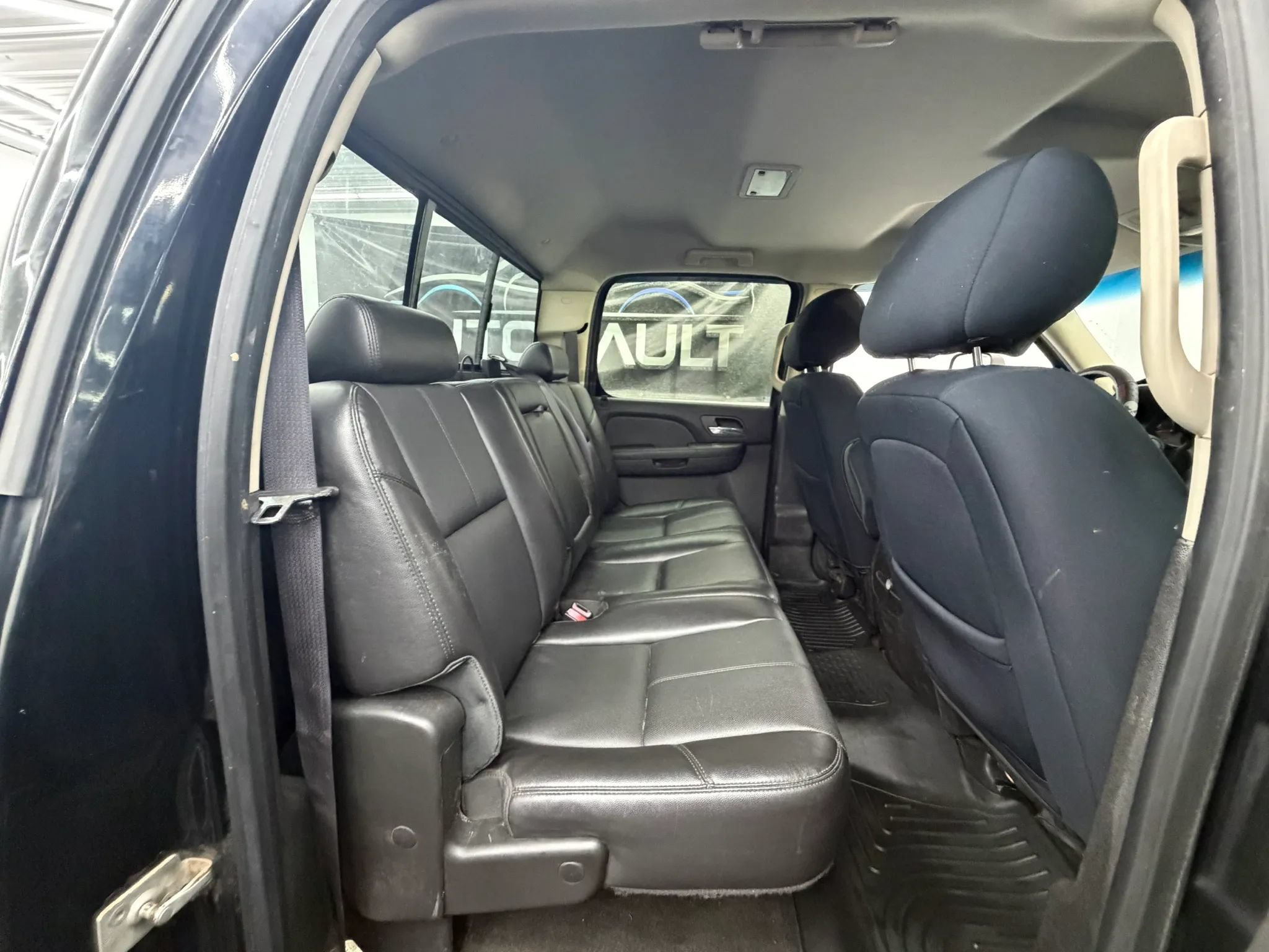 Used 2012 Chevrolet Silverado 2500 LTZ w/ LTZ Plus Package AWD/4WD image 9