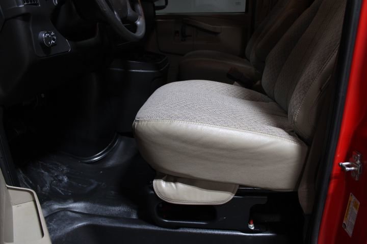 Used 2024 GMC Savana 3500 Extended image 17