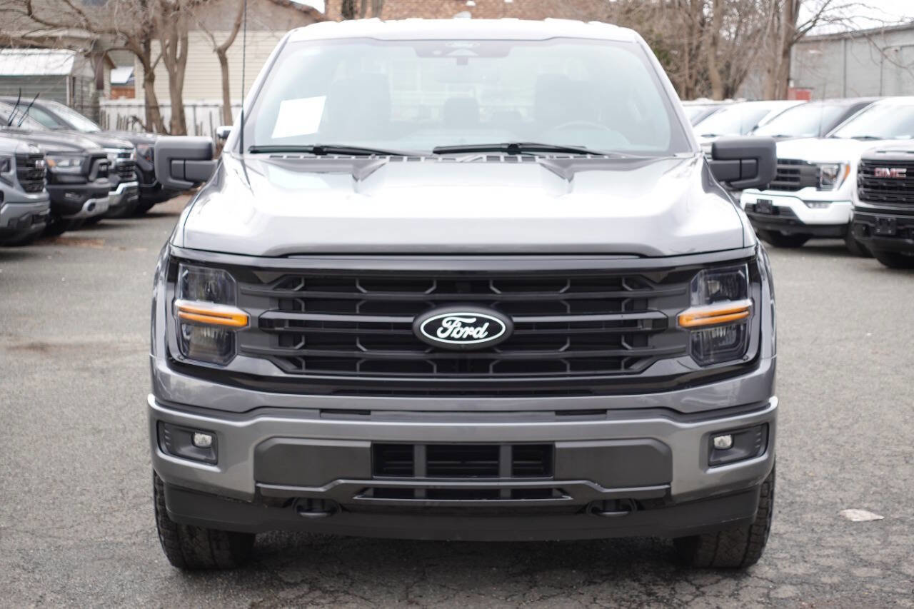 Used 2024 Ford F150 XLT w/ XLT Black Appearance Package image 5