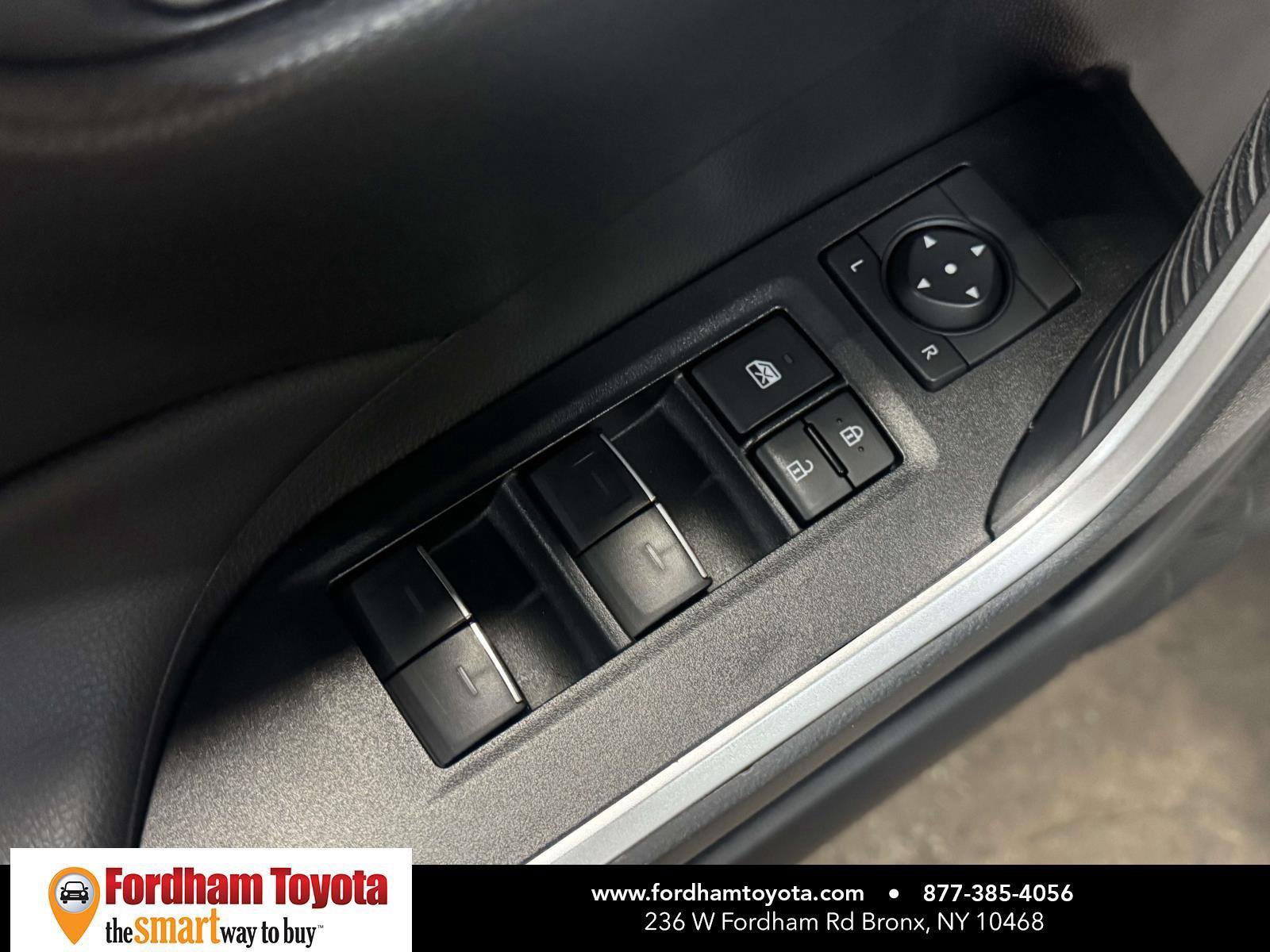Used 2025 Toyota RAV4 XLE w/ Convenience Package AWD/4WD image 17