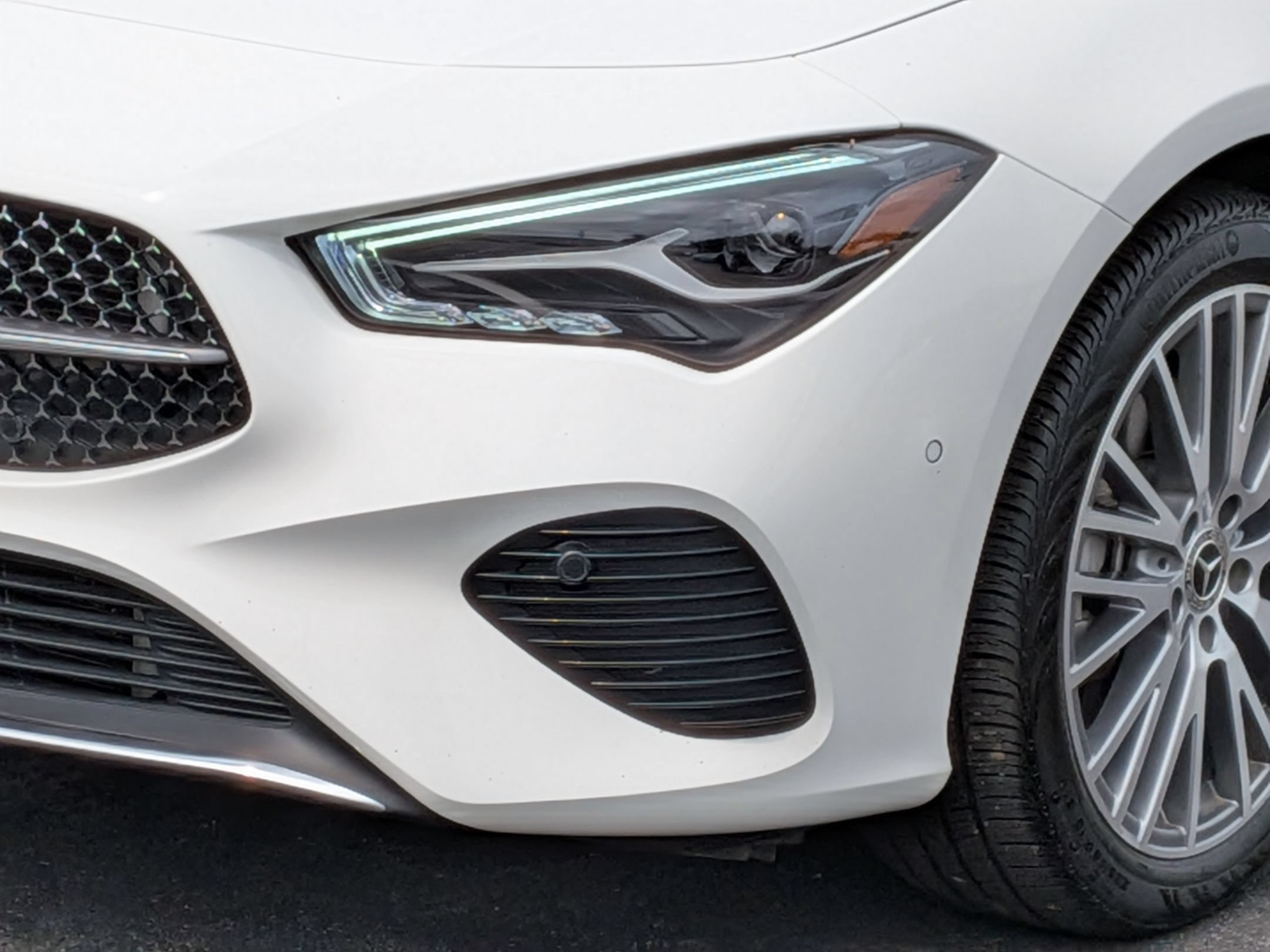 Used 2025 Mercedes-Benz CLA 250 4MATIC image 9
