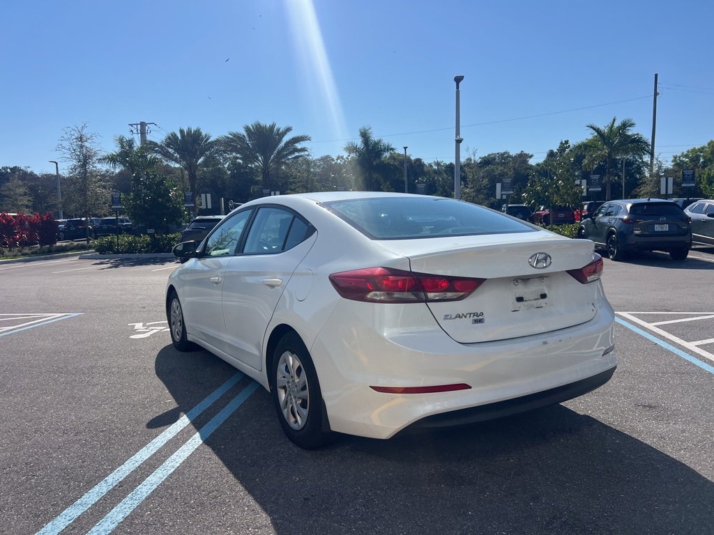 Used 2018 Hyundai Elantra SE image 15