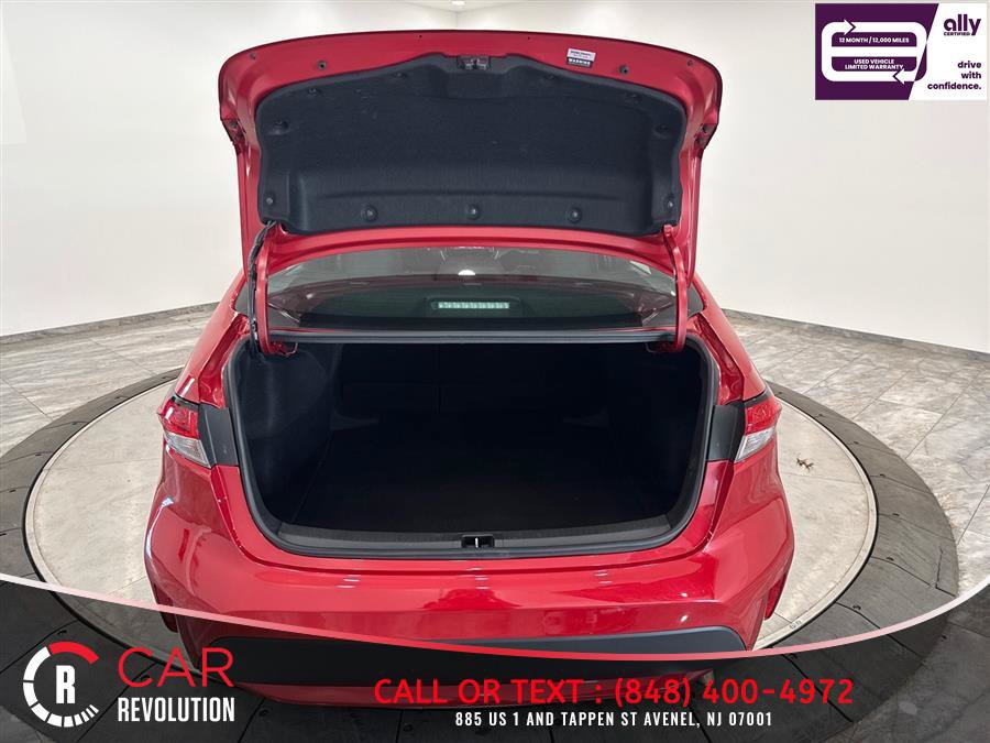 Used 2021 Toyota Corolla LE FWD image 38