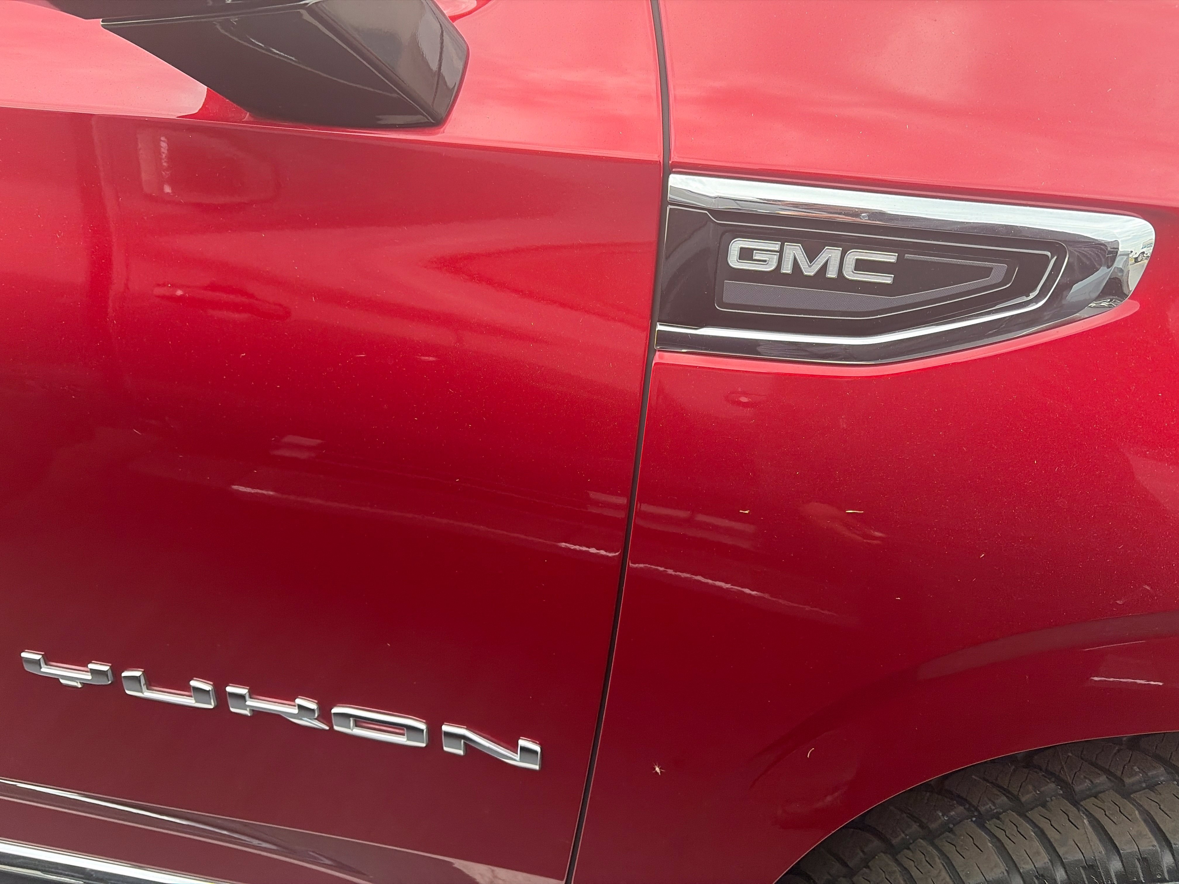 Used 2024 GMC Yukon SLT AWD/4WD image 5