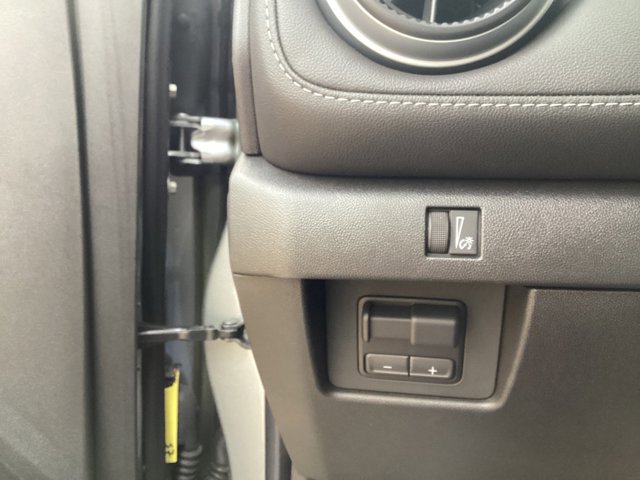 New 2025 Chevrolet Colorado LT w/ LT Convenience Package image 19