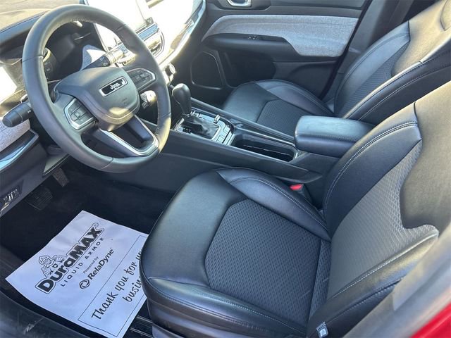 Used 2025 Jeep Compass Latitude image 4