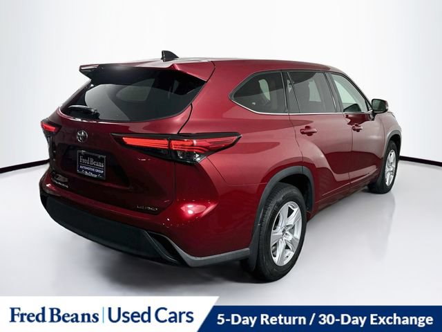 Used 2022 Toyota Highlander LE AWD/4WD image 9