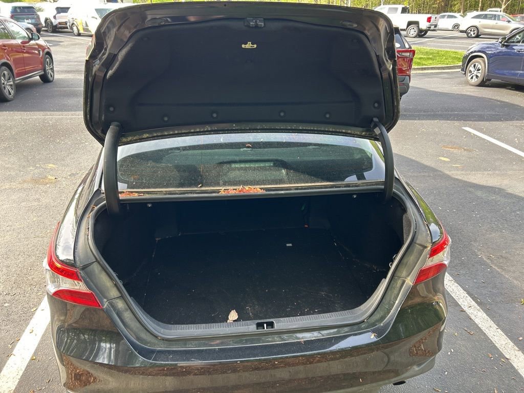 Used 2019 Toyota Camry LE image 16
