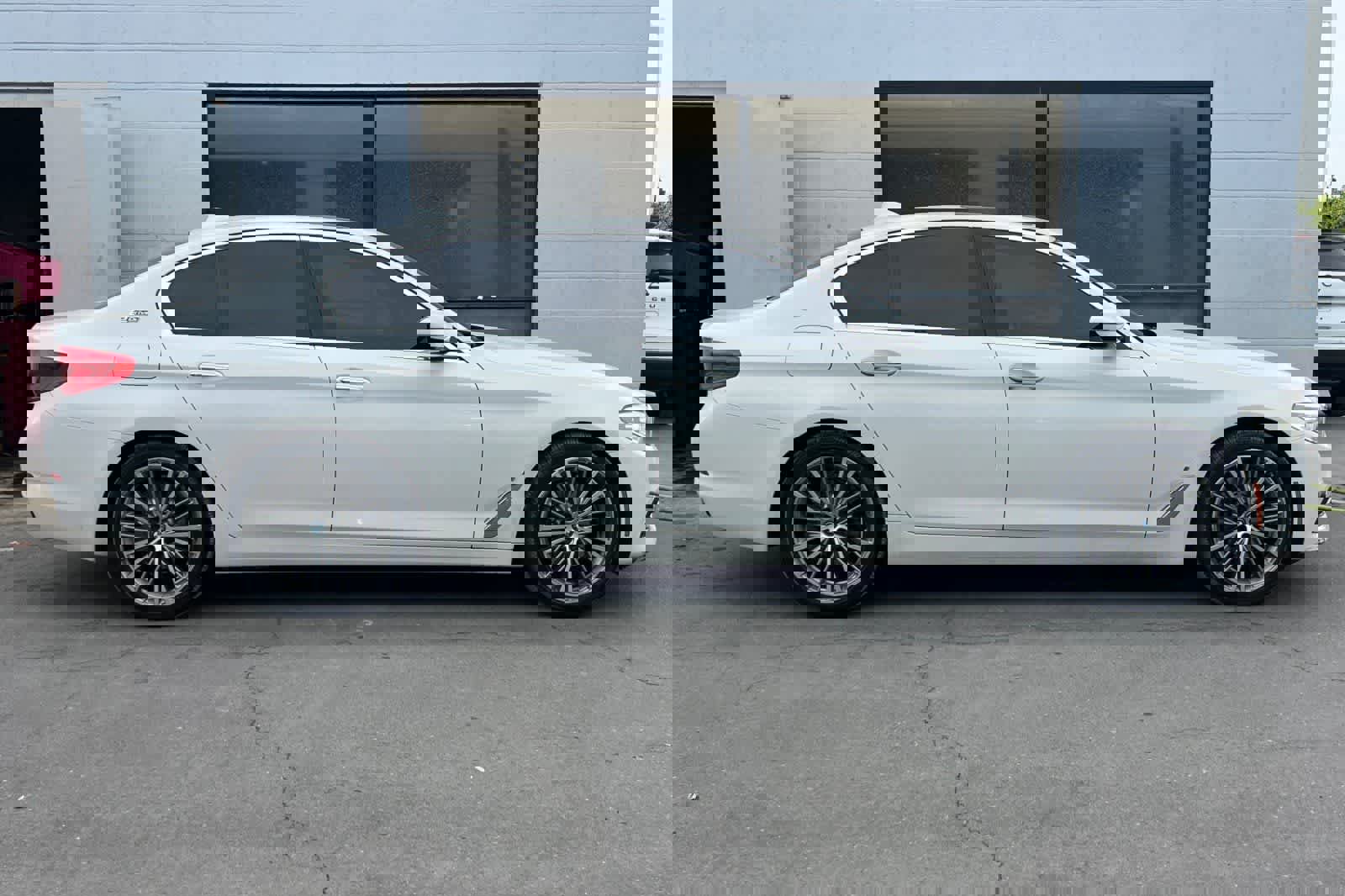 Used 2018 BMW 530e w/ Premium Package 2 image 9