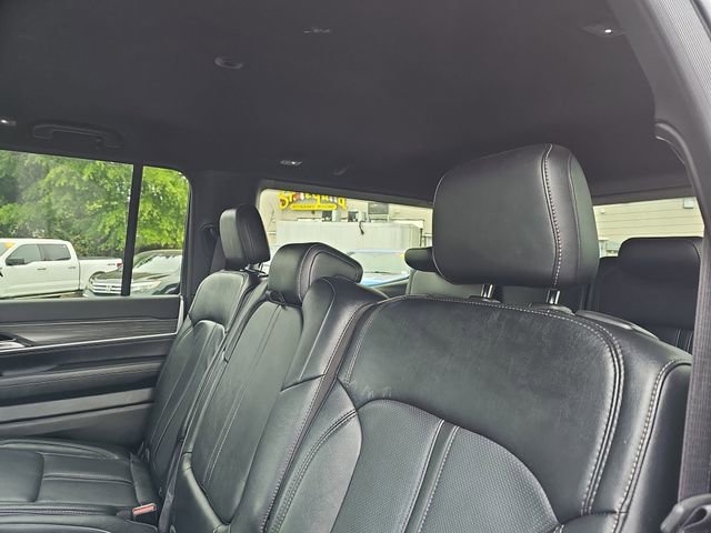 Used 2024 Jeep Wagoneer Series II w/ Flexible Seating Group RWD image 15