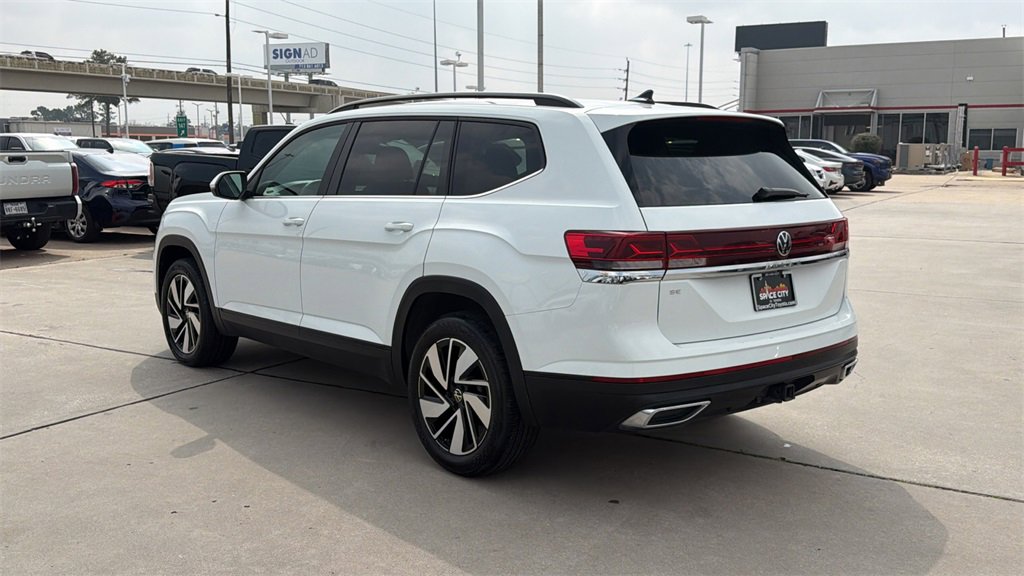 Used 2025 Volkswagen Atlas SE image 3