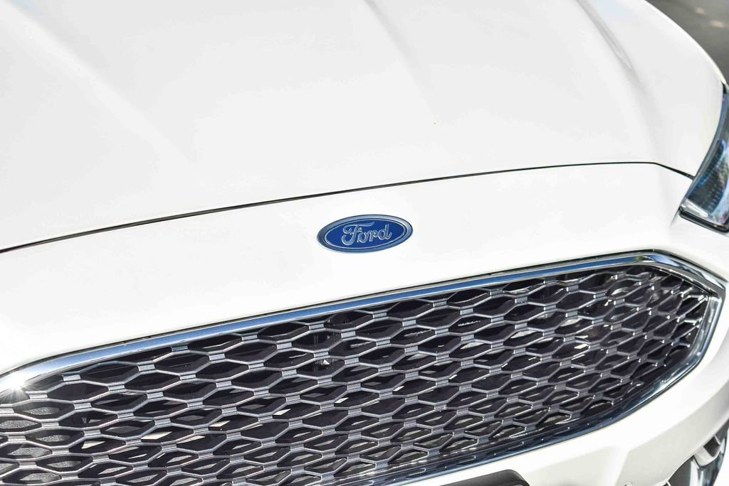 Used 2017 Ford Fusion Platinum image 9