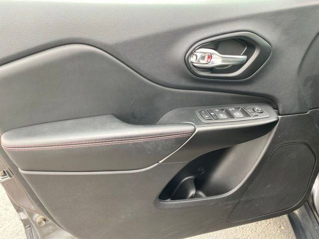 Used 2022 Jeep Cherokee Trailhawk w/ Comfort/Convenience Group image 15