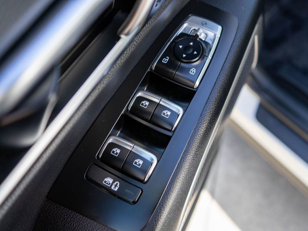 Certified 2023 Kia Telluride EX w/ EX Captain's Chair Package FWD image 19