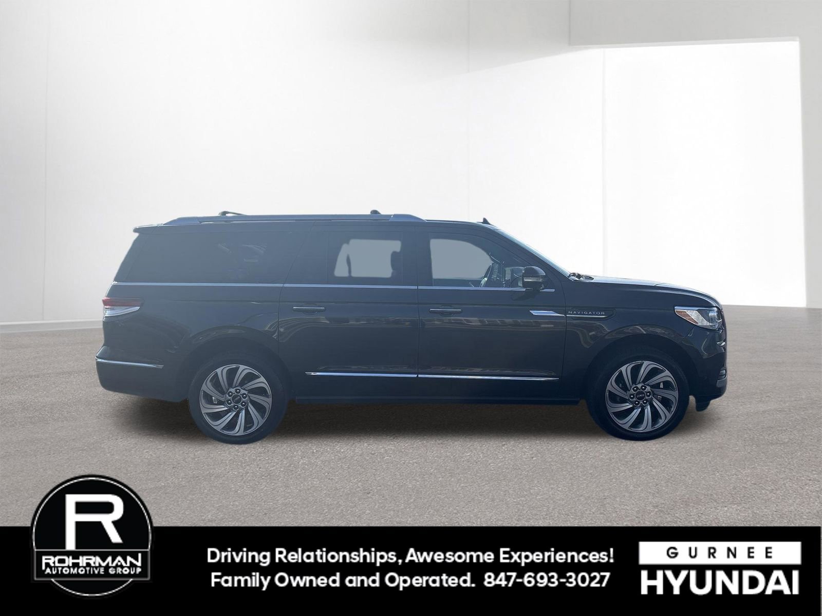 Used 2023 Lincoln Navigator L Reserve image 11